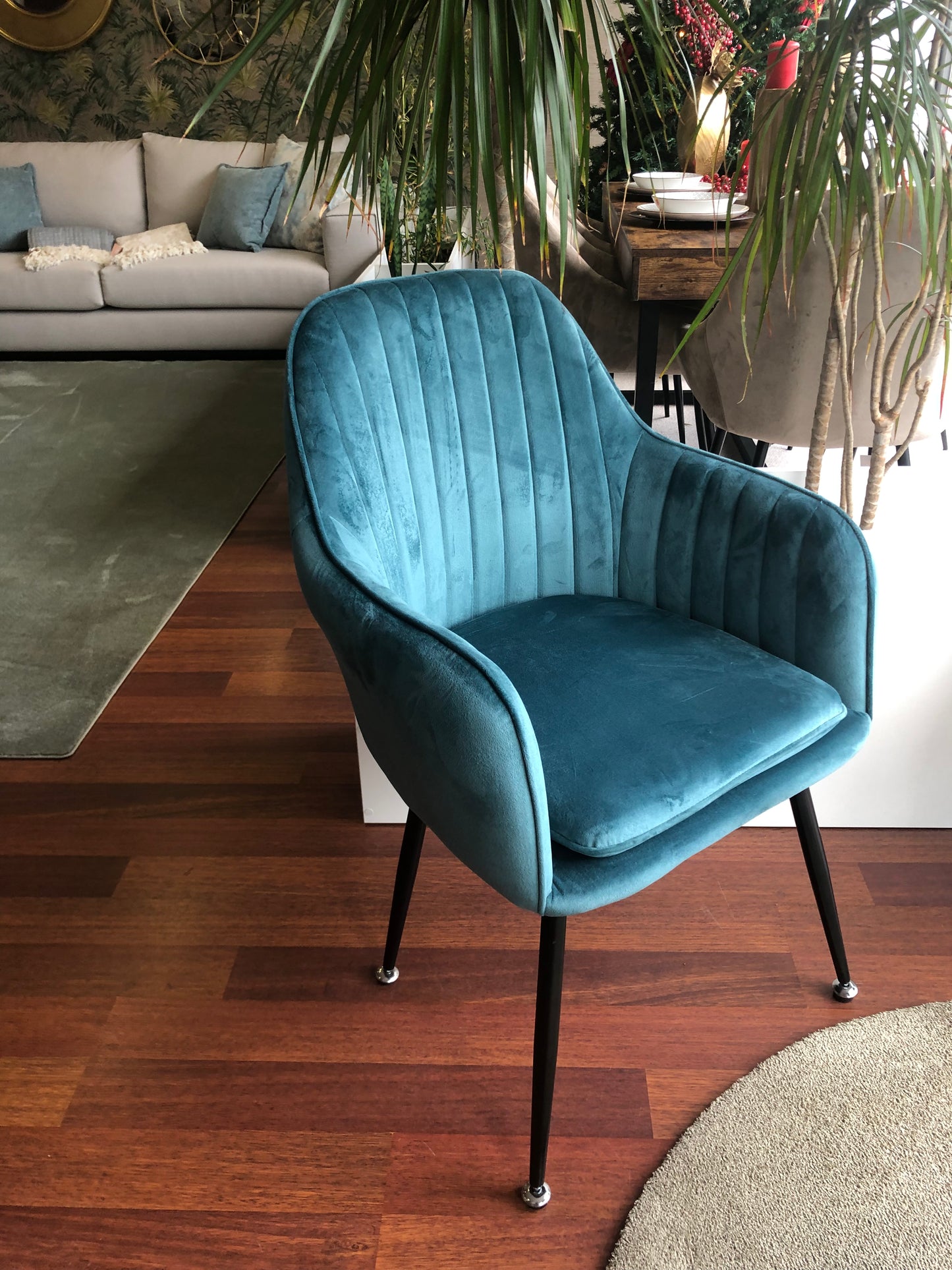 Oil blue armchair